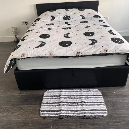 The Serviced Accommodations 할로 외부 사진