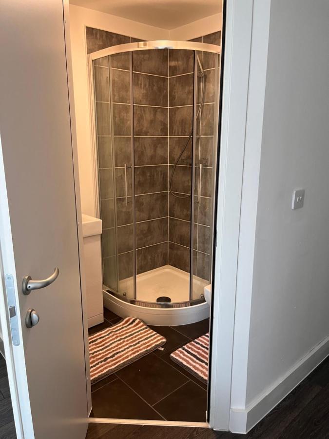 The Serviced Accommodations 할로 외부 사진
